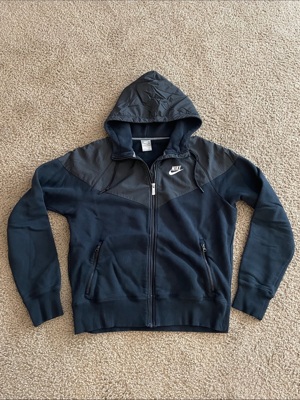Nike Men’s Black Lightweight Zip-Up Hoodie Jacket